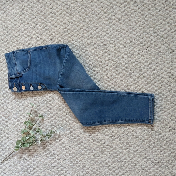 Maurices High Rise Jeans - Picture 3 of 13